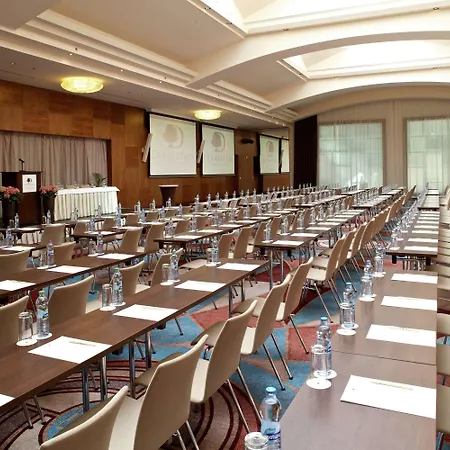 Doubletree By Hilton Отель 4*