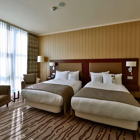 Отель Doubletree By Hilton