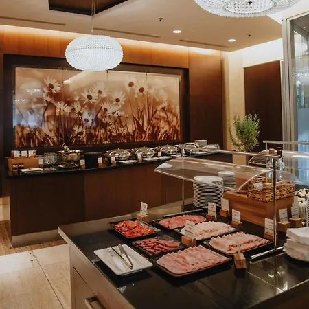 Отель Doubletree By Hilton