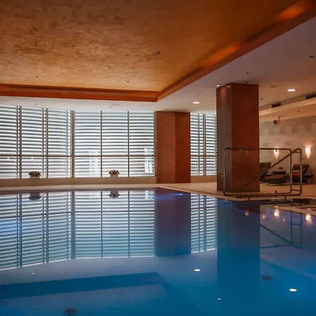 Отель Doubletree By Hilton 4*