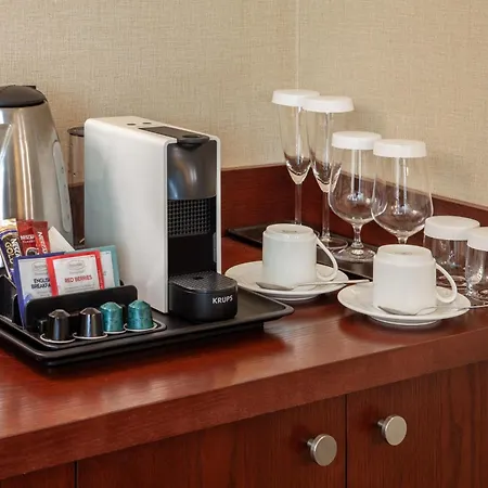 Doubletree By Hilton Отель