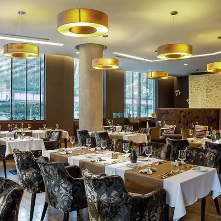 Ξενοδοχείο Doubletree By Hilton 4*