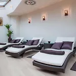 Doubletree By Hilton Отель Братислава