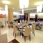 Doubletree By Hilton Отель Братислава