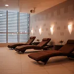 Doubletree By Hilton Отель Братислава