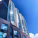 Отель Doubletree By Hilton Братислава
