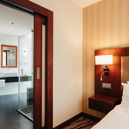 Doubletree By Hilton Hotel